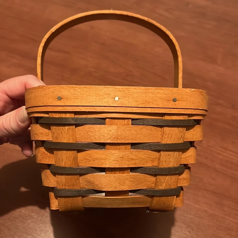 Vintage Longaberger 1994 basket with protector